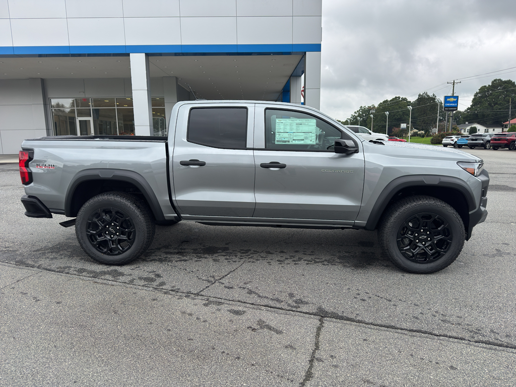 2026 Chevrolet Colorado Trail Boss photo 2