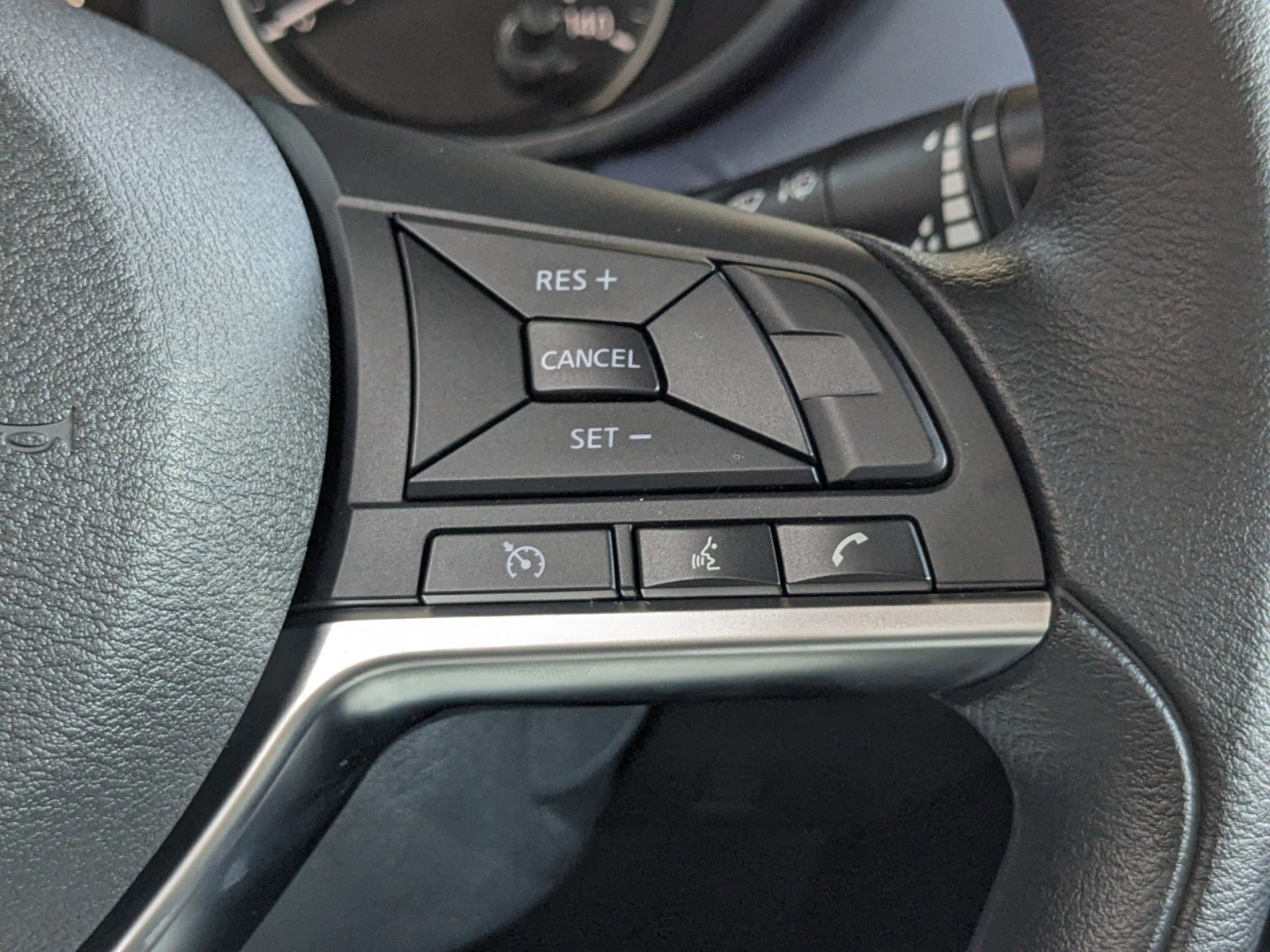 2025 Nissan Versa 1.6 SV photo 16