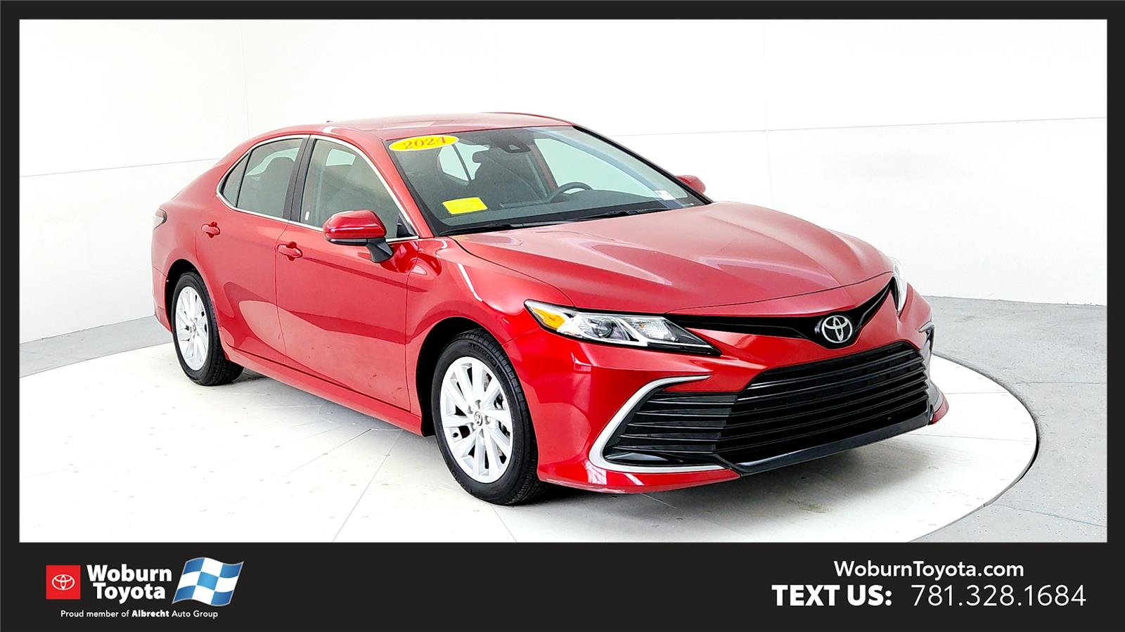 2024 Toyota Camry LE's photo