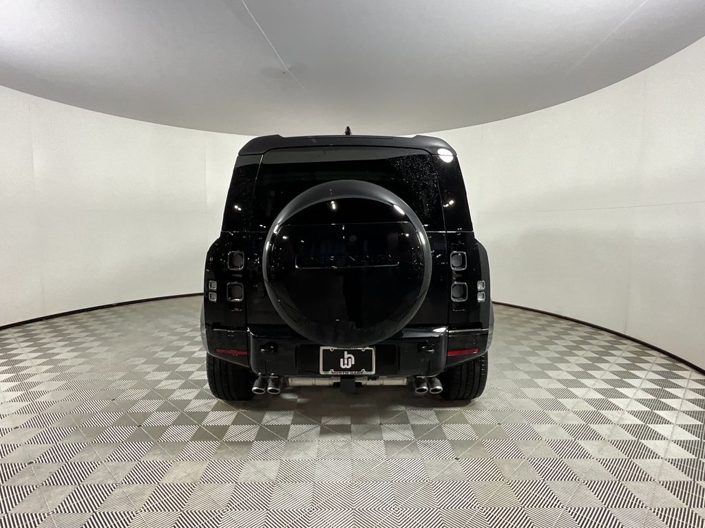 2025 Land Rover Defender 110 V8 photo 6