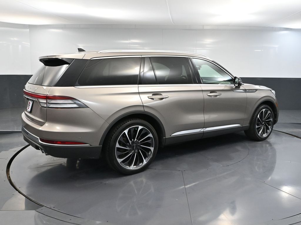 2021 Lincoln Aviator Reserve Luxury photo 3