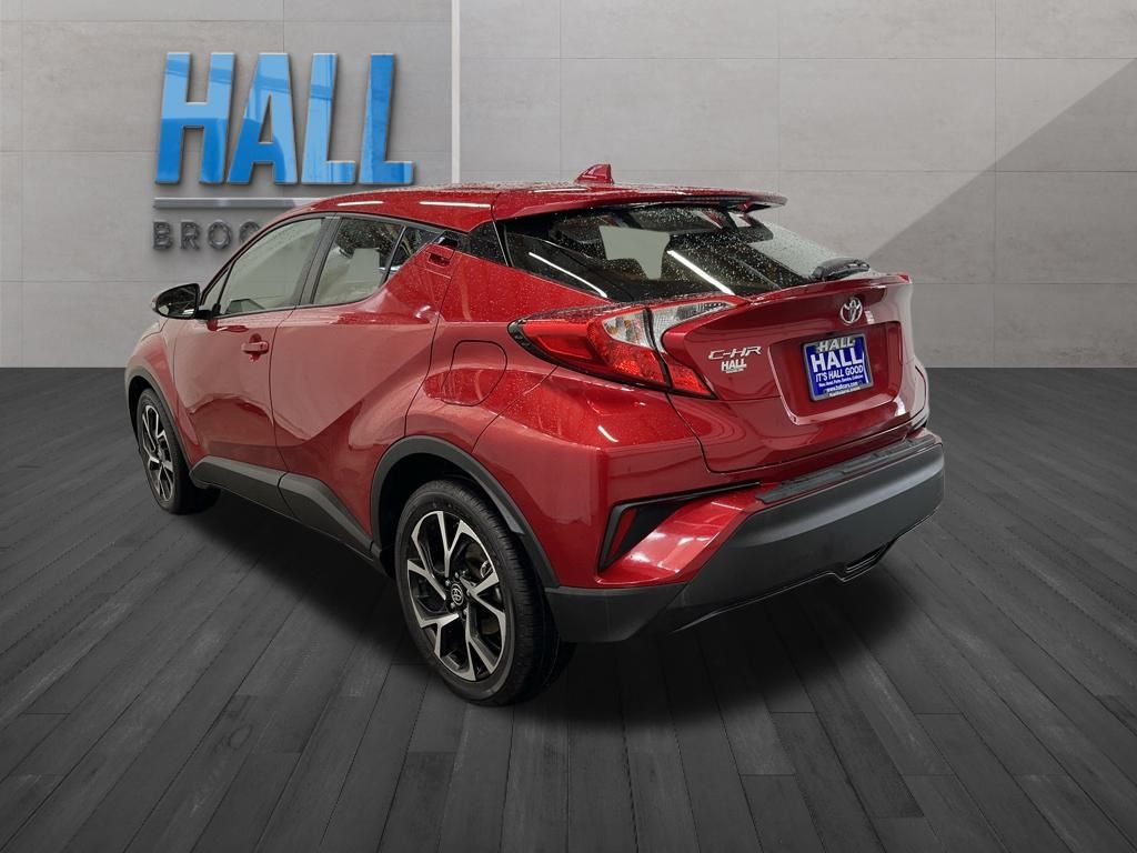 2020 Toyota C-HR XLE photo 3