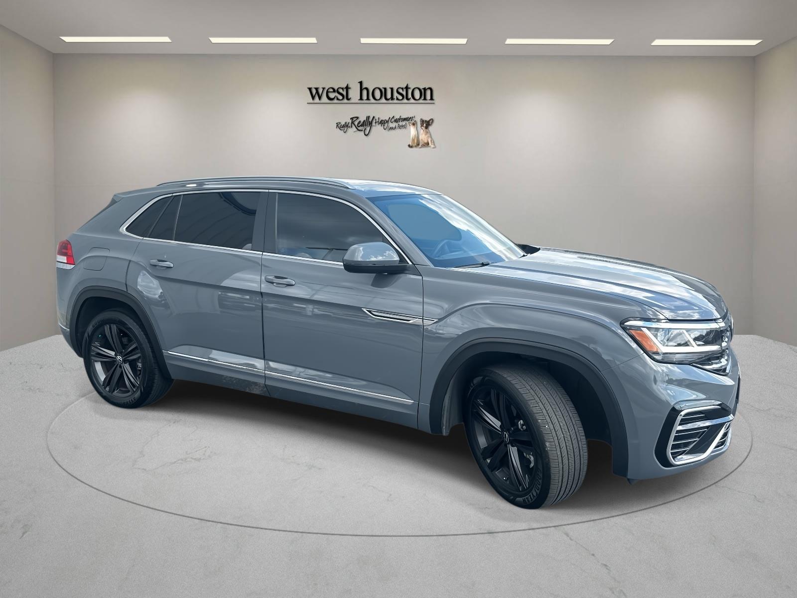 2022 Volkswagen Atlas Cross Sport SEL R-Line photo 3