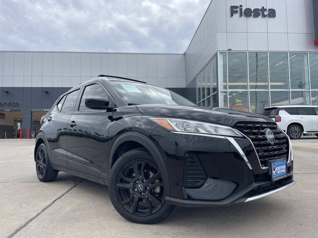 2023 Nissan Kicks SV's photo