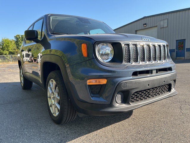 2023 Jeep Renegade Latitude Upland photo 3