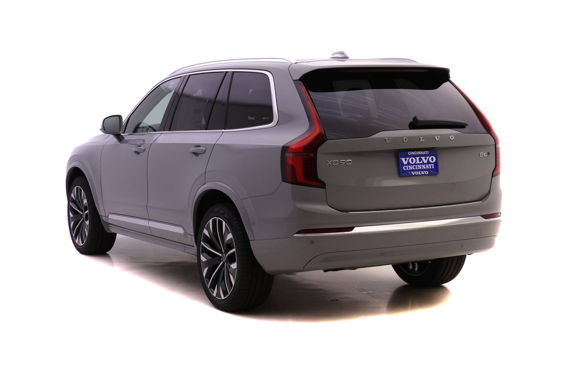 2026 Volvo XC90 Plus photo 3