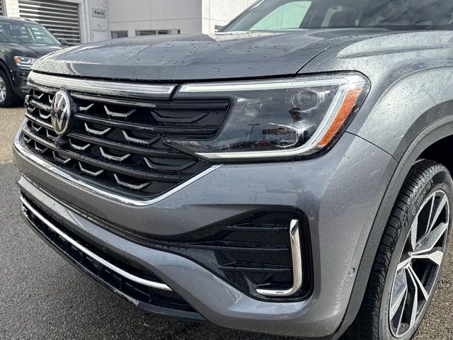 2025 Volkswagen Atlas SEL Premium R-Line photo 3