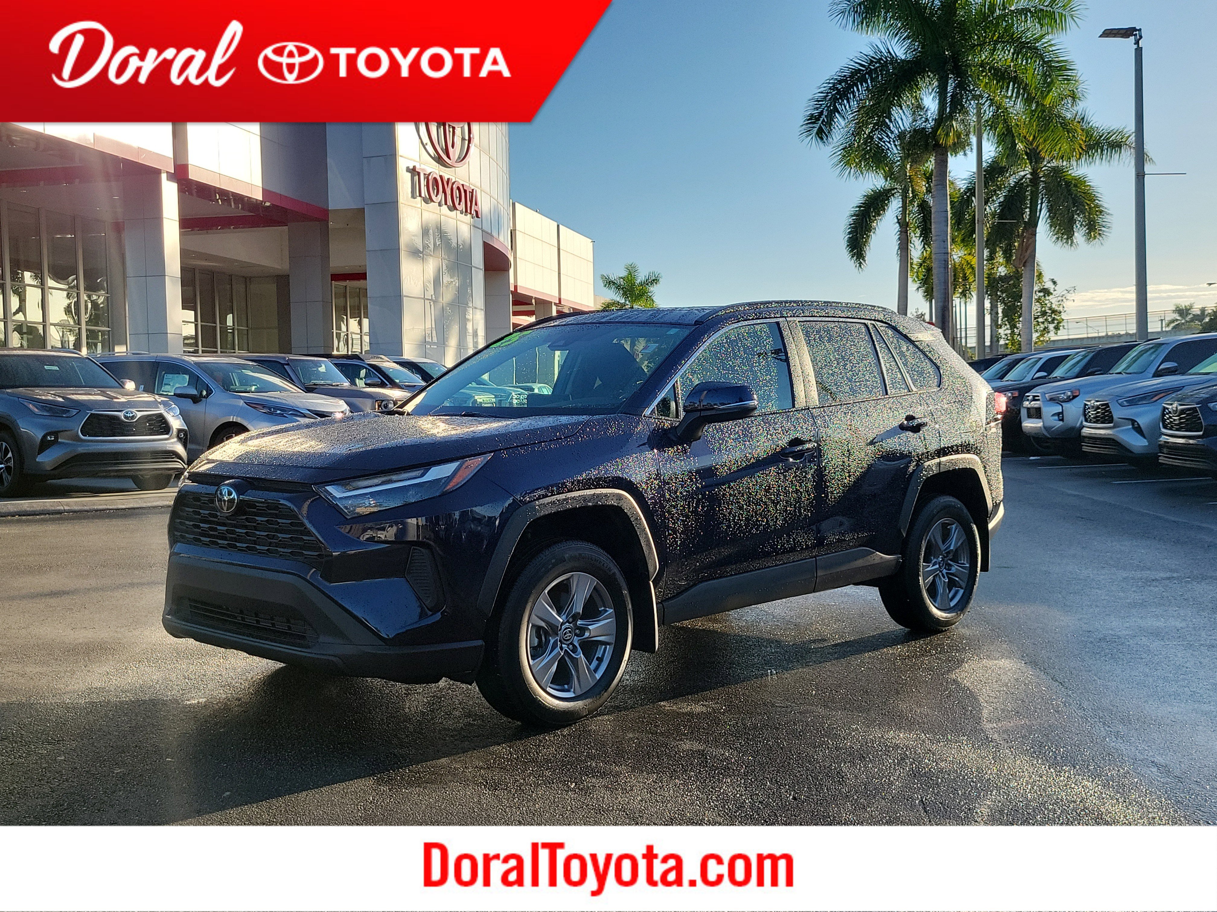2025 Toyota RAV4 XLE's photo