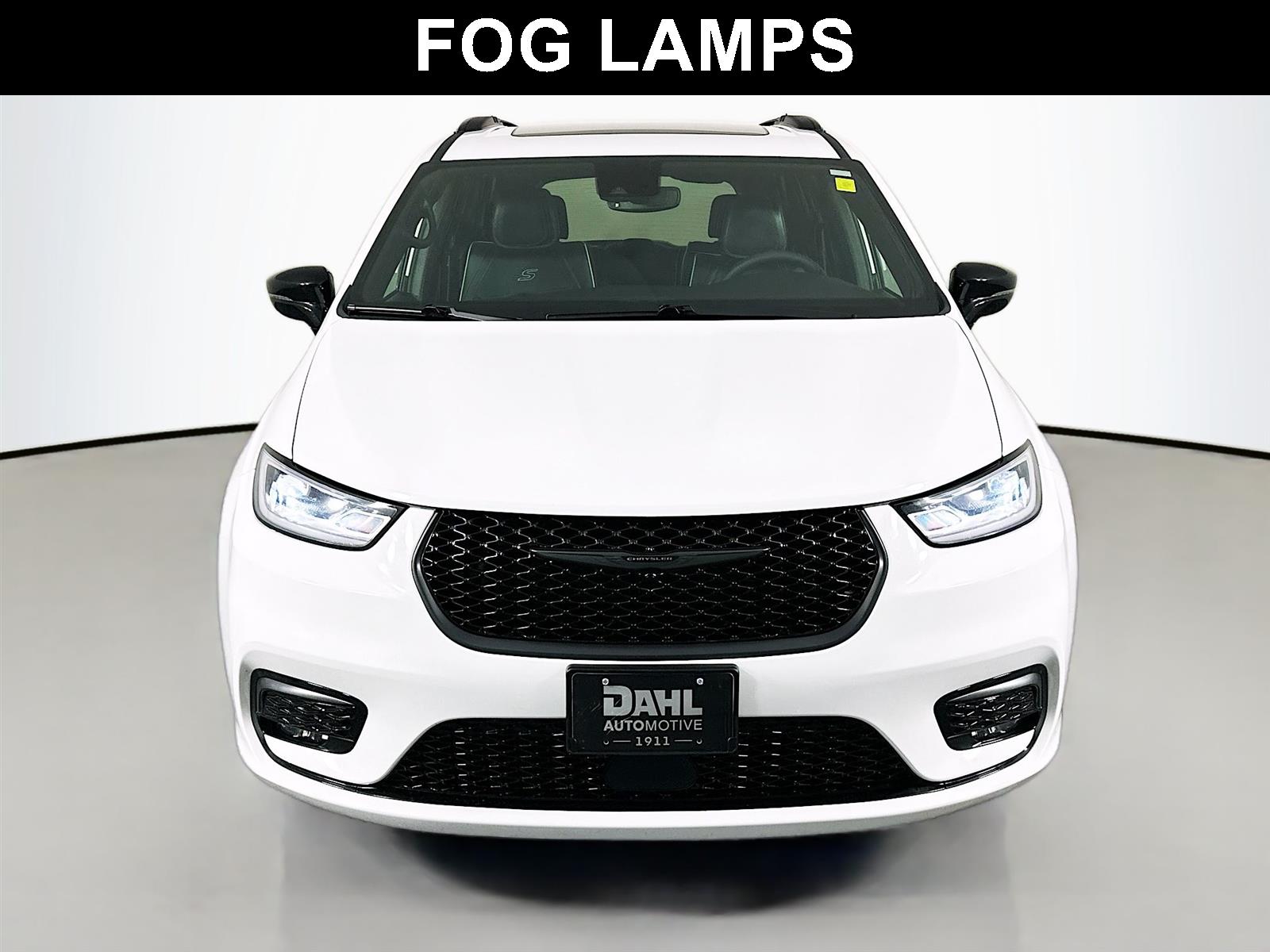 Used 2025 Chrysler Pacifica Limited with VIN 2C4RC1GG2SR561560 for sale in Winona, Minnesota