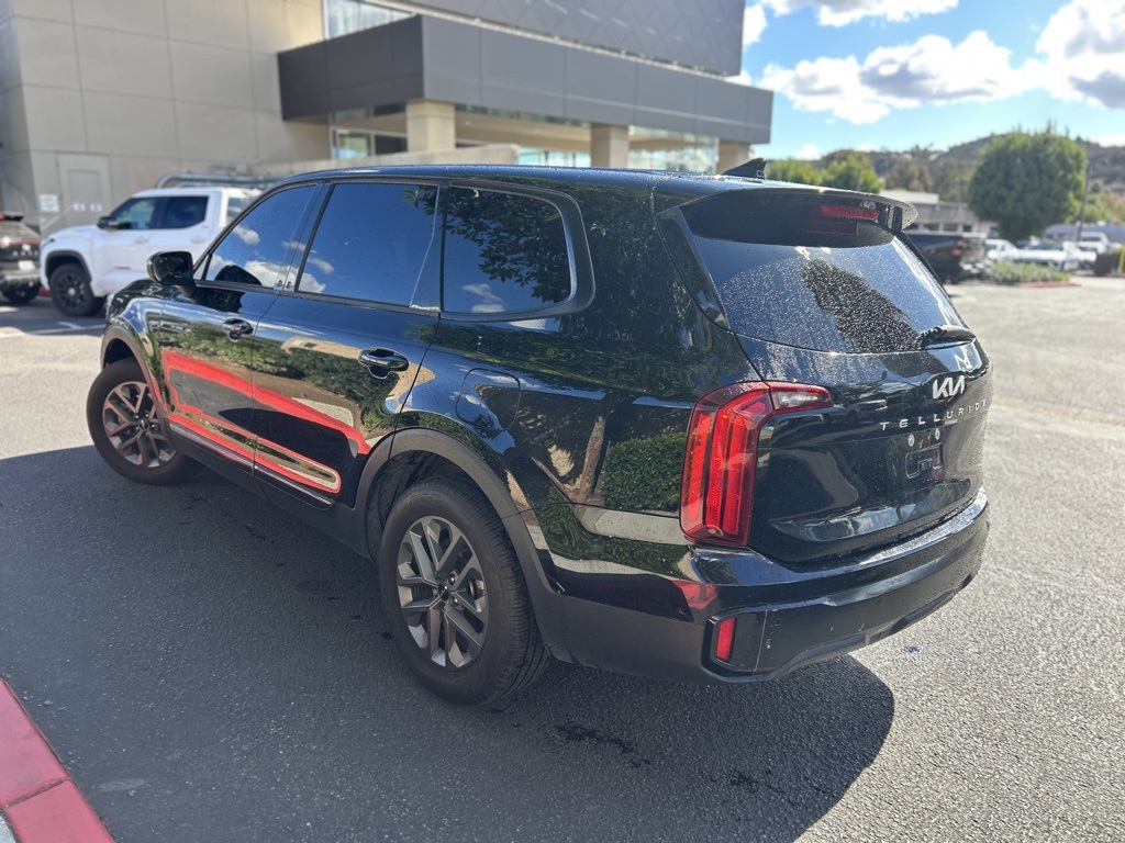 Used 2024 Black Kia LX image 5