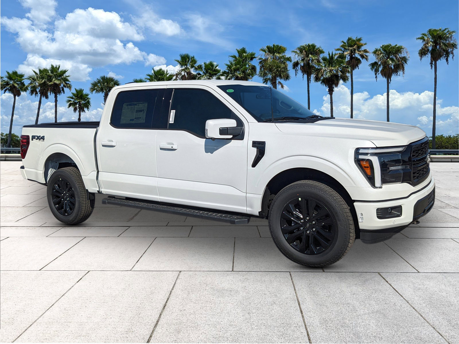 2025 Ford F-150 Lariat photo 2
