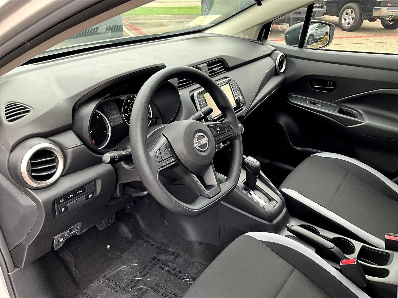 2025 Nissan Versa S photo 8
