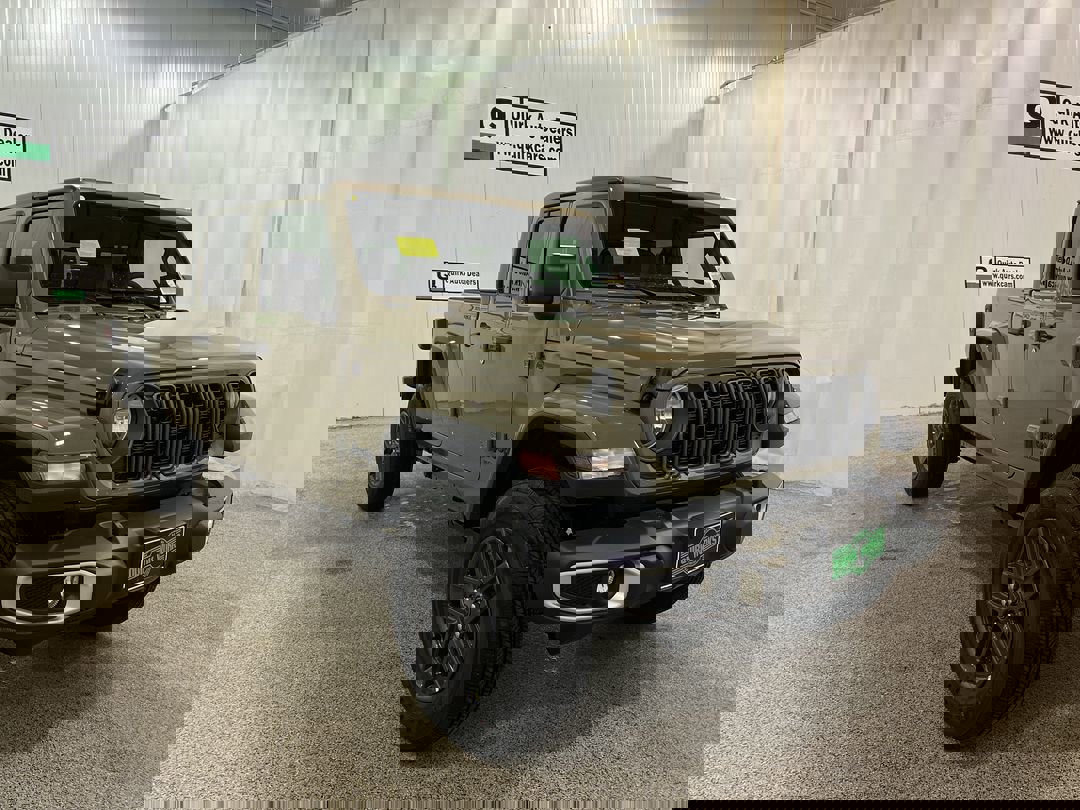 2026 Jeep Gladiator Sport S's photo