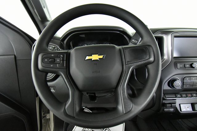 2026 Chevrolet Silverado 2500HD Custom photo 2