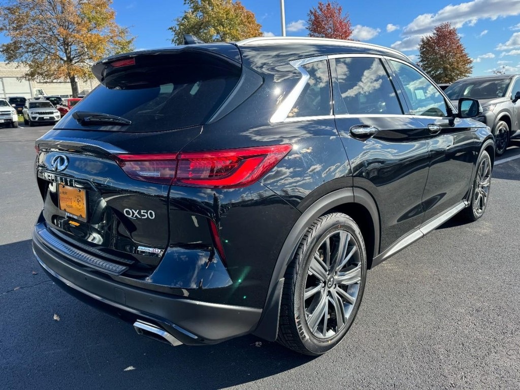 2020 Infiniti QX50 Essential AWD photo 3