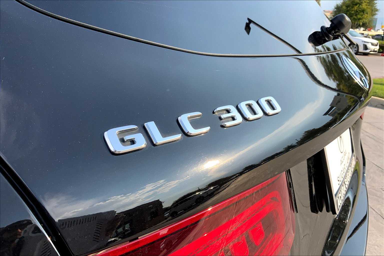 2020 Mercedes Benz GLC 300 photo 22