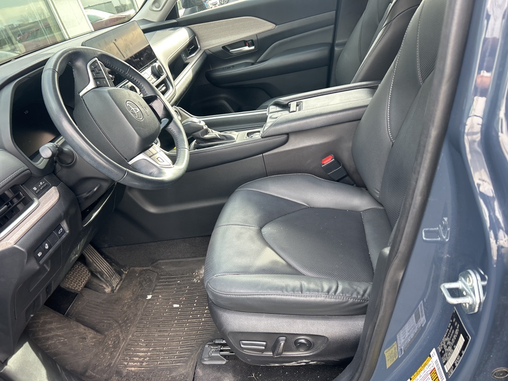 2024 Toyota Grand Highlander Limited photo 4