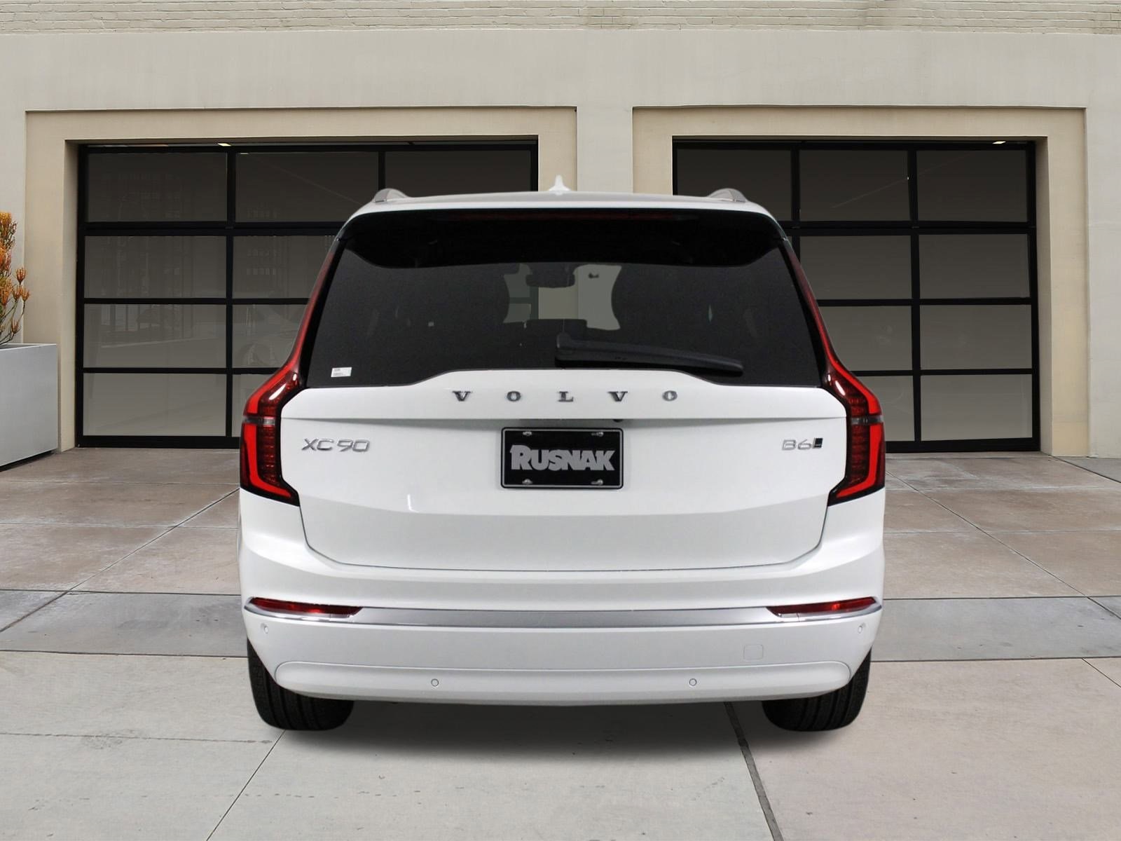 2025 Volvo XC90 Plus photo 3