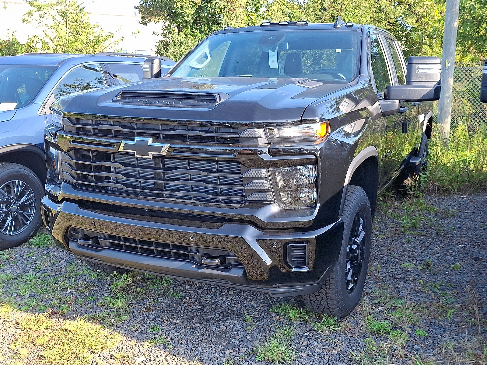 2026 Chevrolet Silverado 2500HD Custom photo 3
