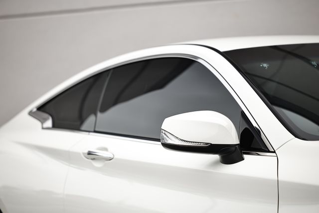 2017 Infiniti Q60 2.0t Base photo 3