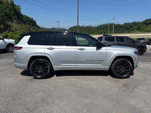 2025 Jeep Grand Cherokee L Summit Reserve photo 2