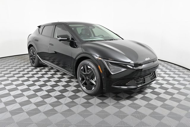 2025 Kia EV6 Wind's photo