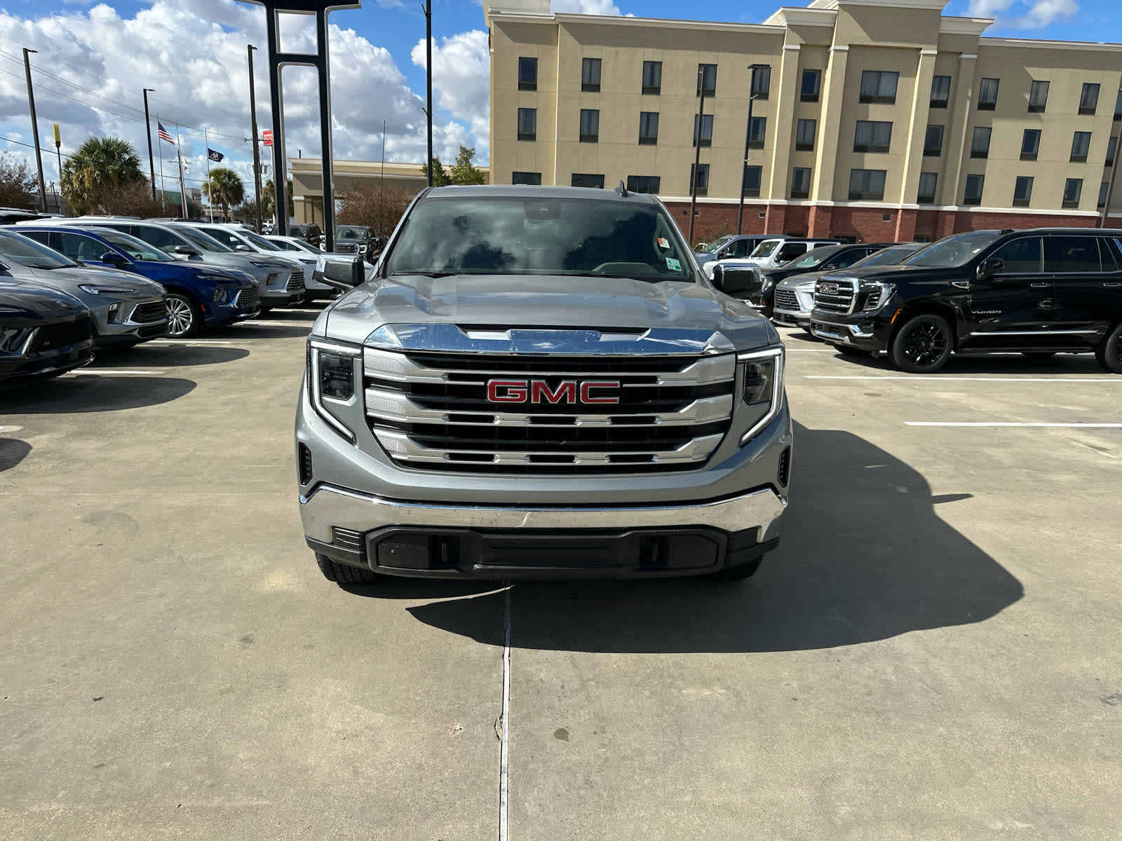 2024 Gmc Sierra 1500 SLE photo 3