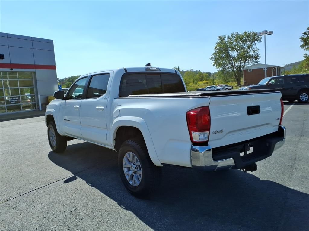 2016 Toyota Tacoma SR5 photo 6