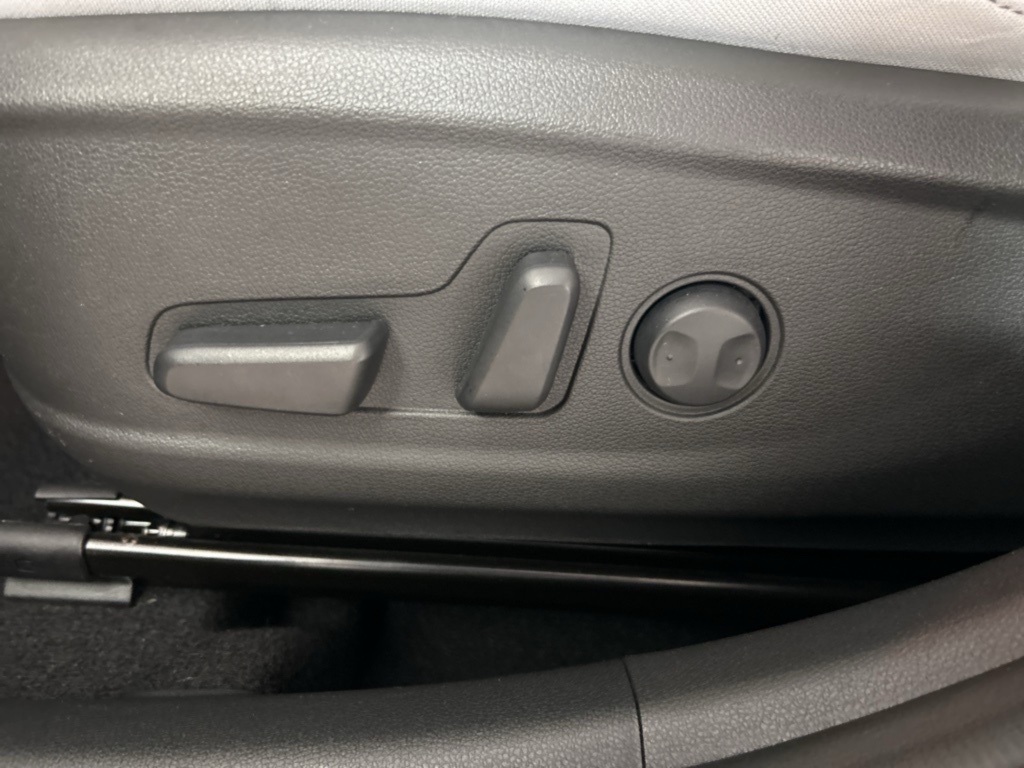 2023 Hyundai Kona SEL photo 17