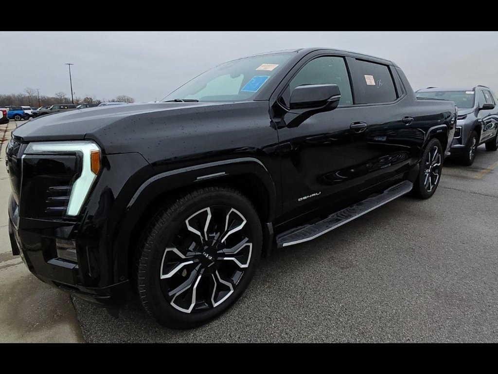 2025 GMC Sierra EV Denali's photo