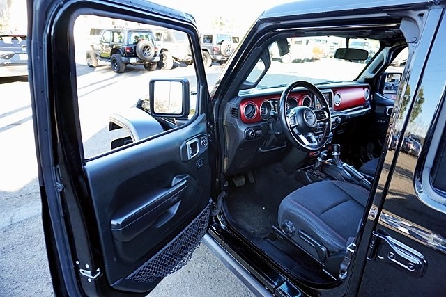 Used 2020 Black Jeep Unlimited Rubicon image 35