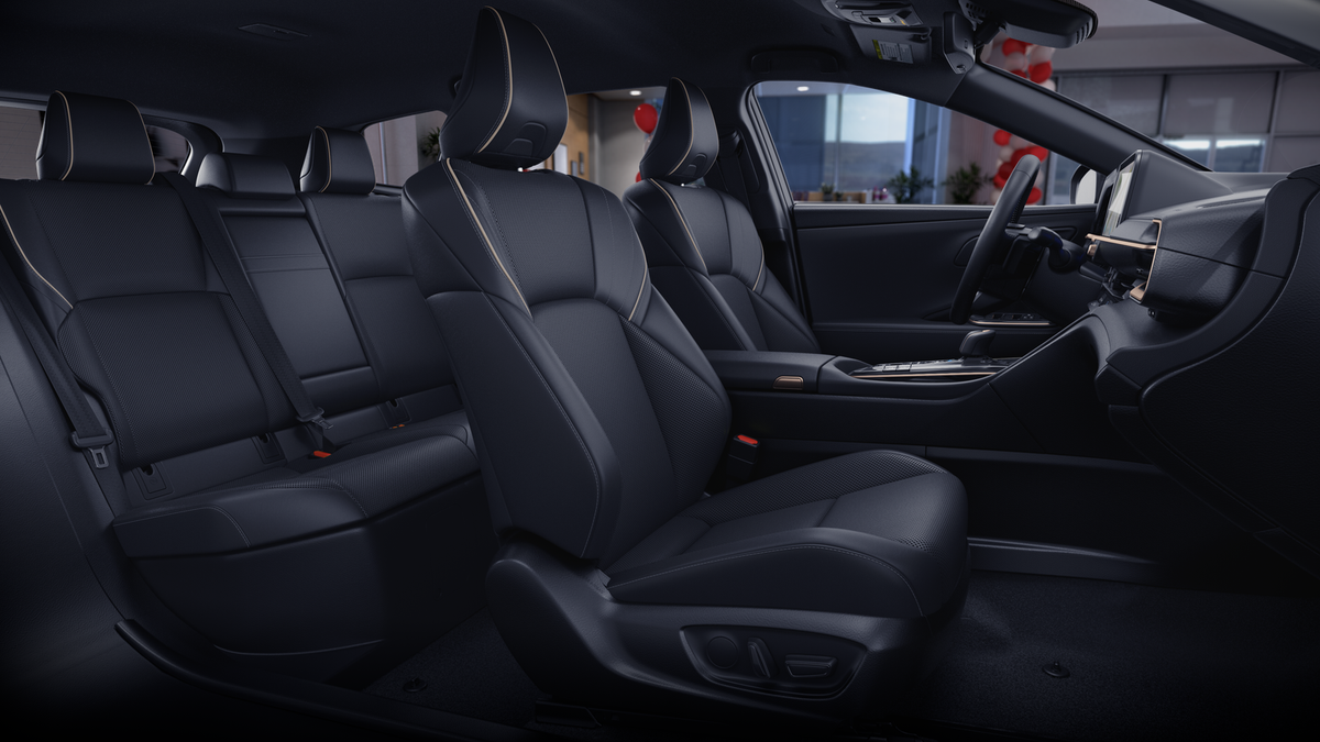 2025 Toyota Crown Signia XLE photo 18