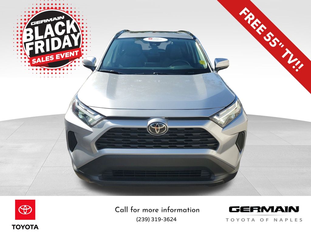 2025 Toyota RAV4 XLE photo 3