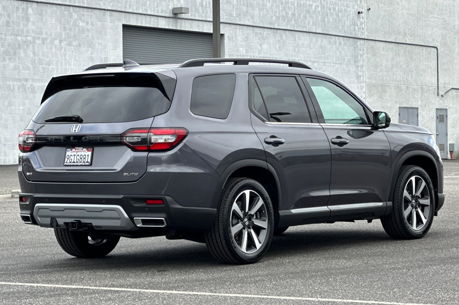 2023 Honda Pilot Elite photo 2