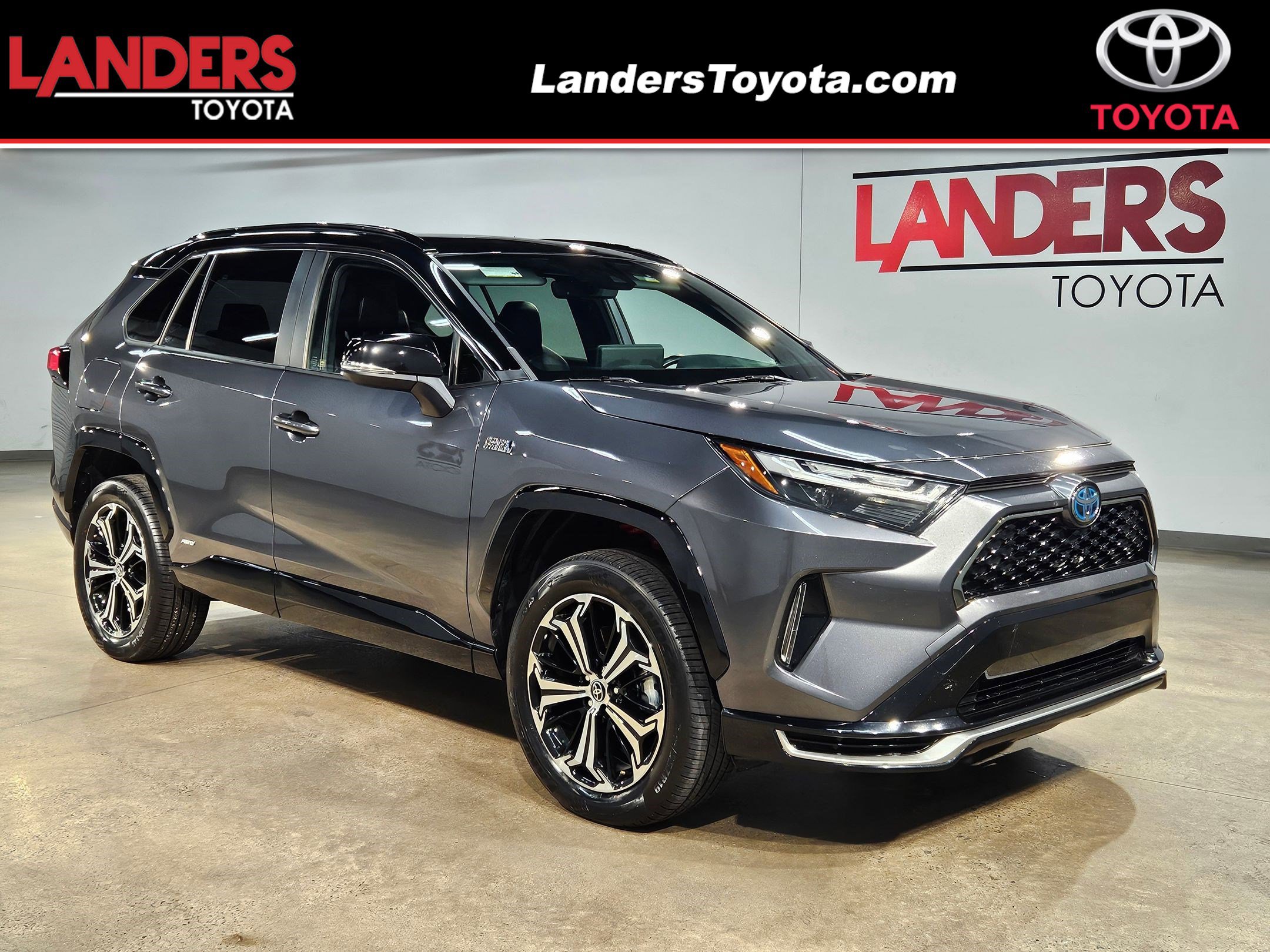 2023 Toyota RAV4 XSE's photo