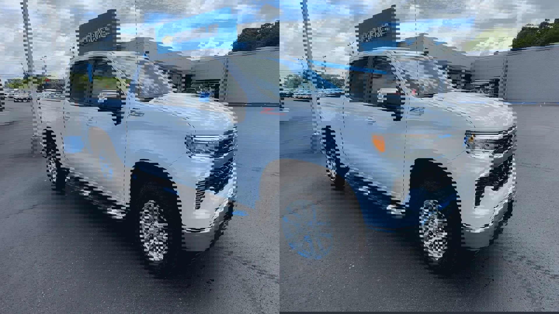 2025 Chevrolet Silverado 1500 LT photo 2