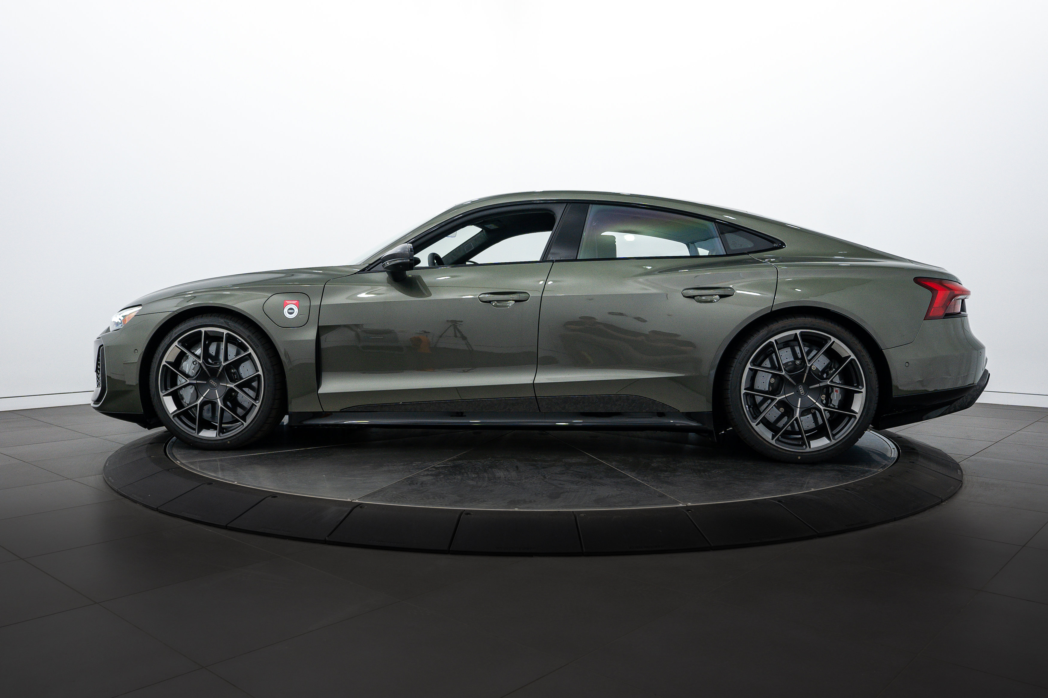 2025 Audi RS e-tron GT Base photo 6