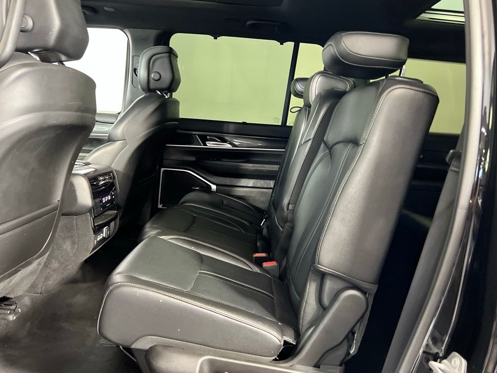 2023 Jeep Wagoneer L Base photo 21
