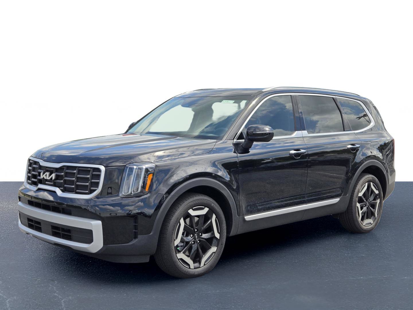 2025 Kia Telluride S photo 2