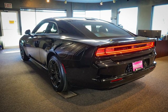 2025 Dodge Charger R/T photo 4