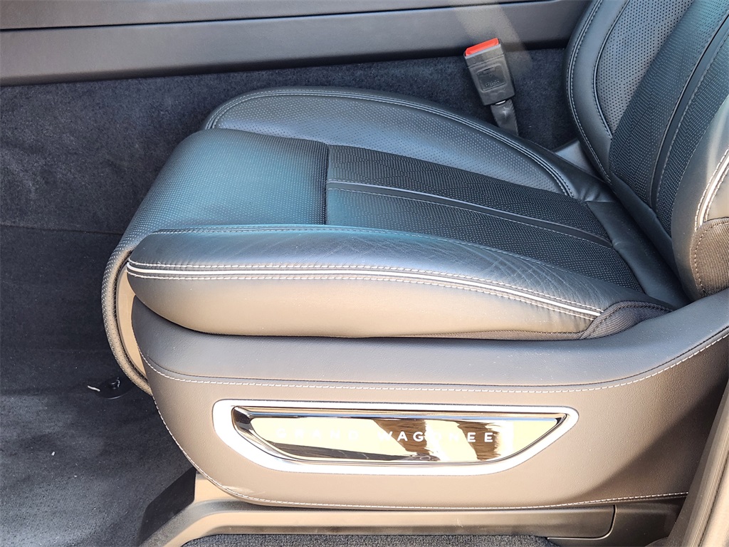 2024 Jeep Grand Wagoneer L II photo 17