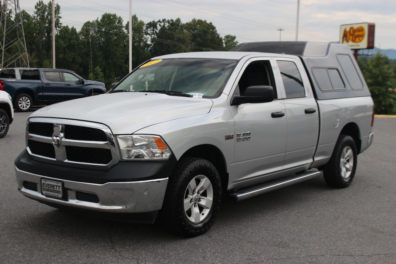 2017 Ram 1500 Tradesman photo 3