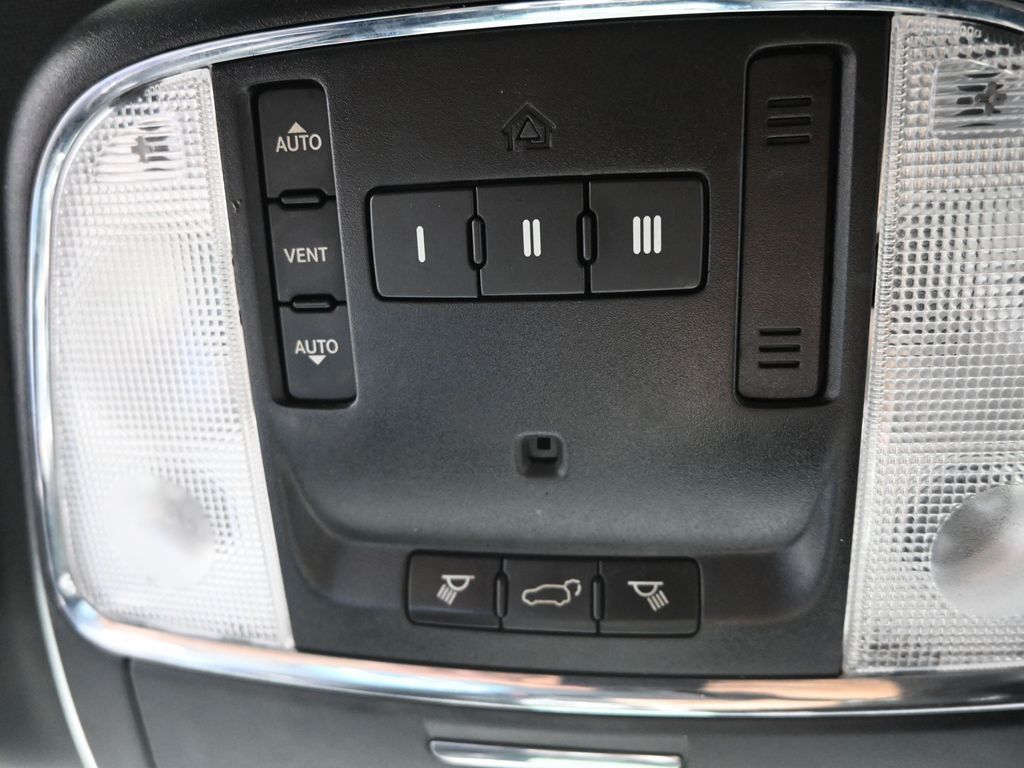 2018 Jeep Grand Cherokee Altitude photo 14