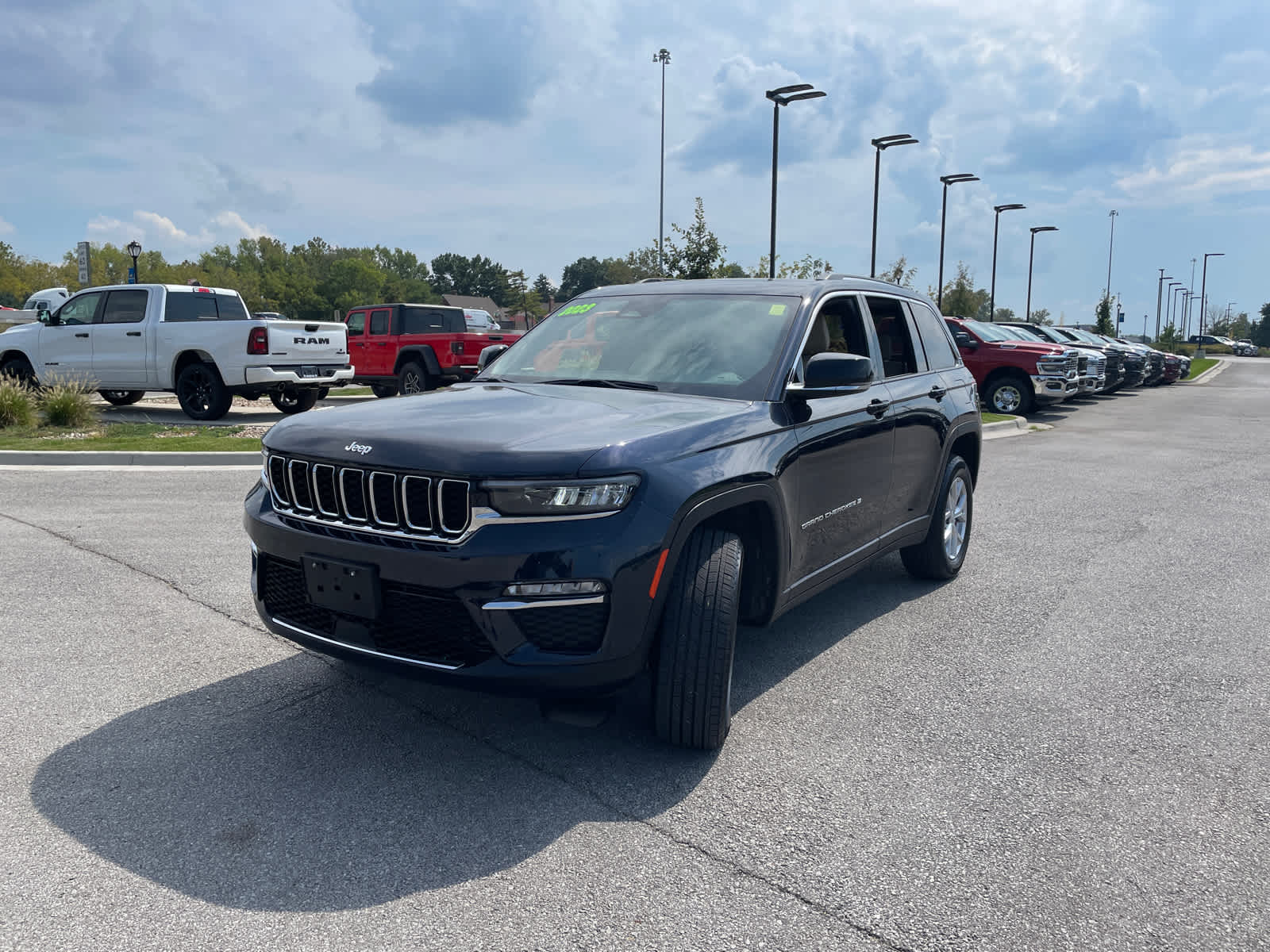 2023 Jeep Grand Cherokee Limited photo 4