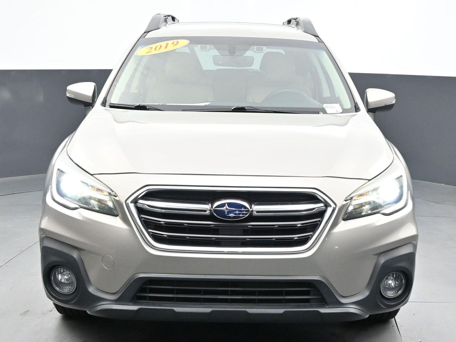 2019 Subaru Outback Limited photo 2