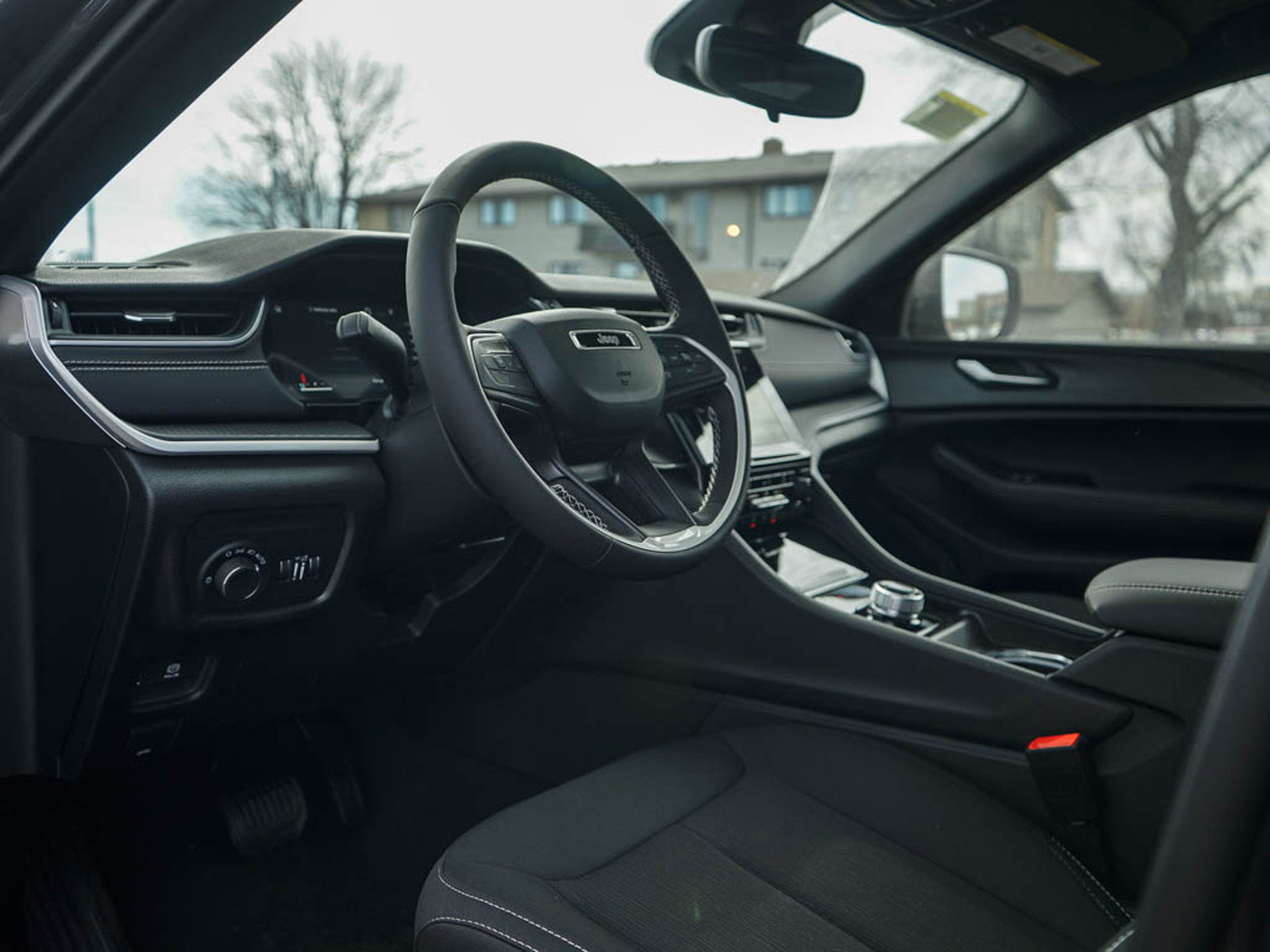 2025 Jeep Grand Cherokee Laredo photo 17