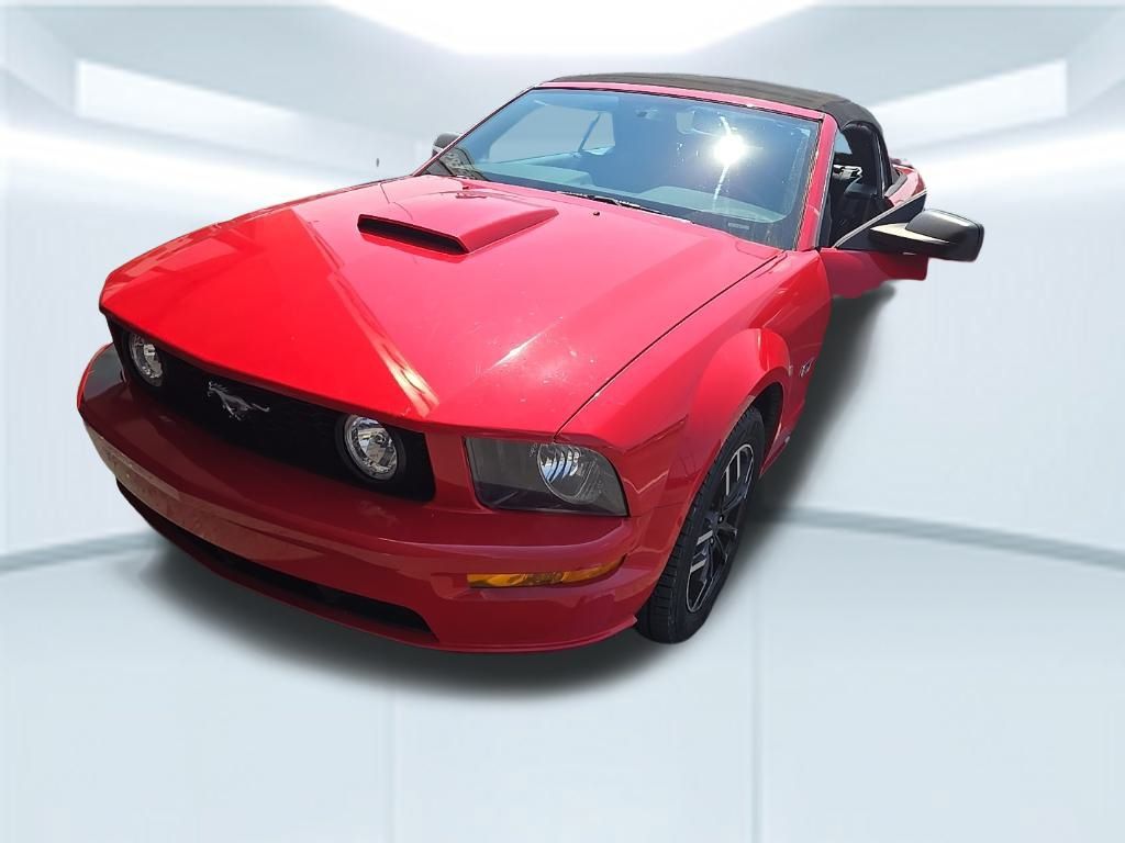 2007 Ford Mustang GT Deluxe photo 2
