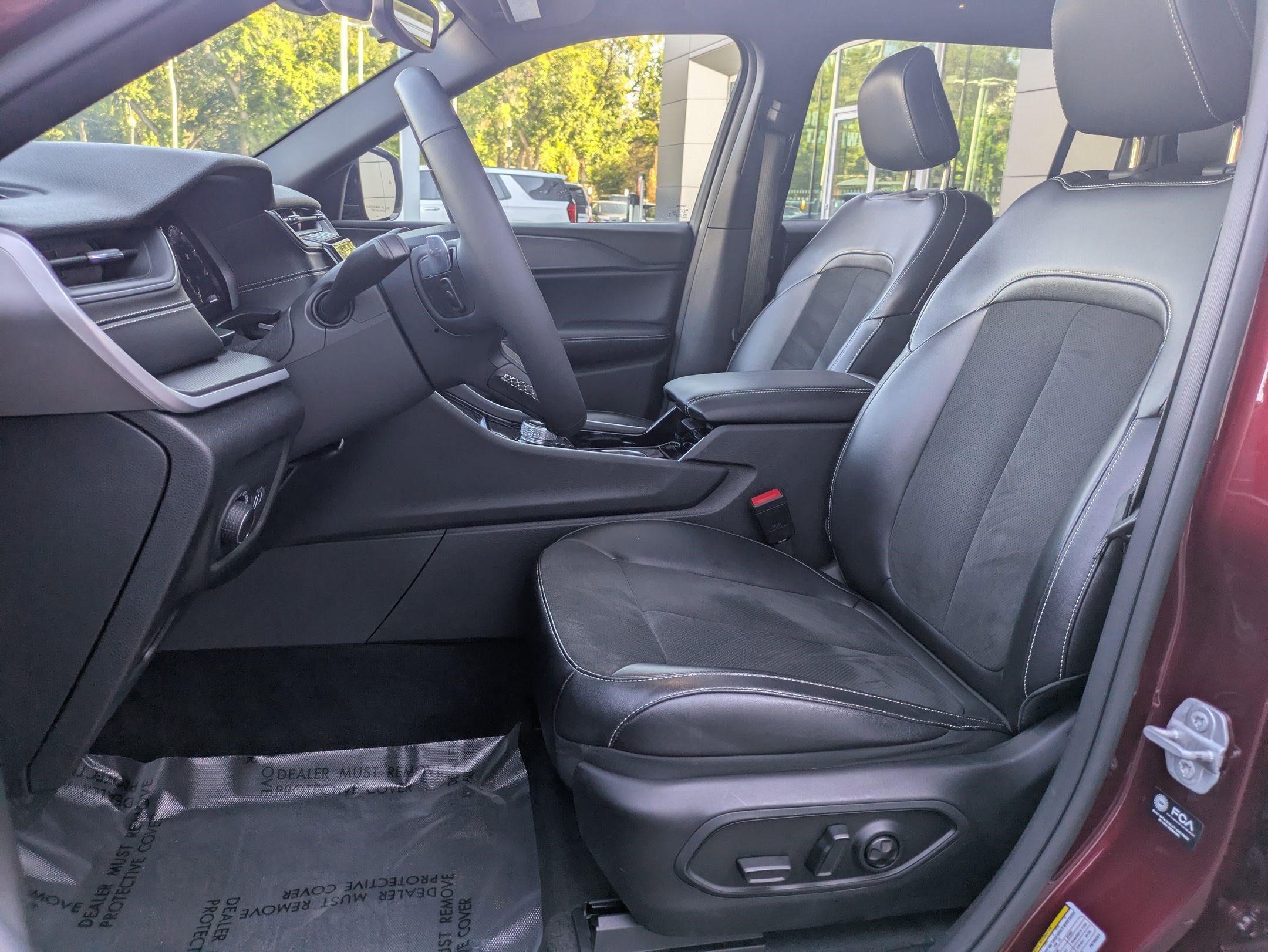 2023 Jeep Grand Cherokee Altitude photo 22