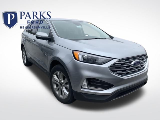 2024 Ford Edge Titanium's photo