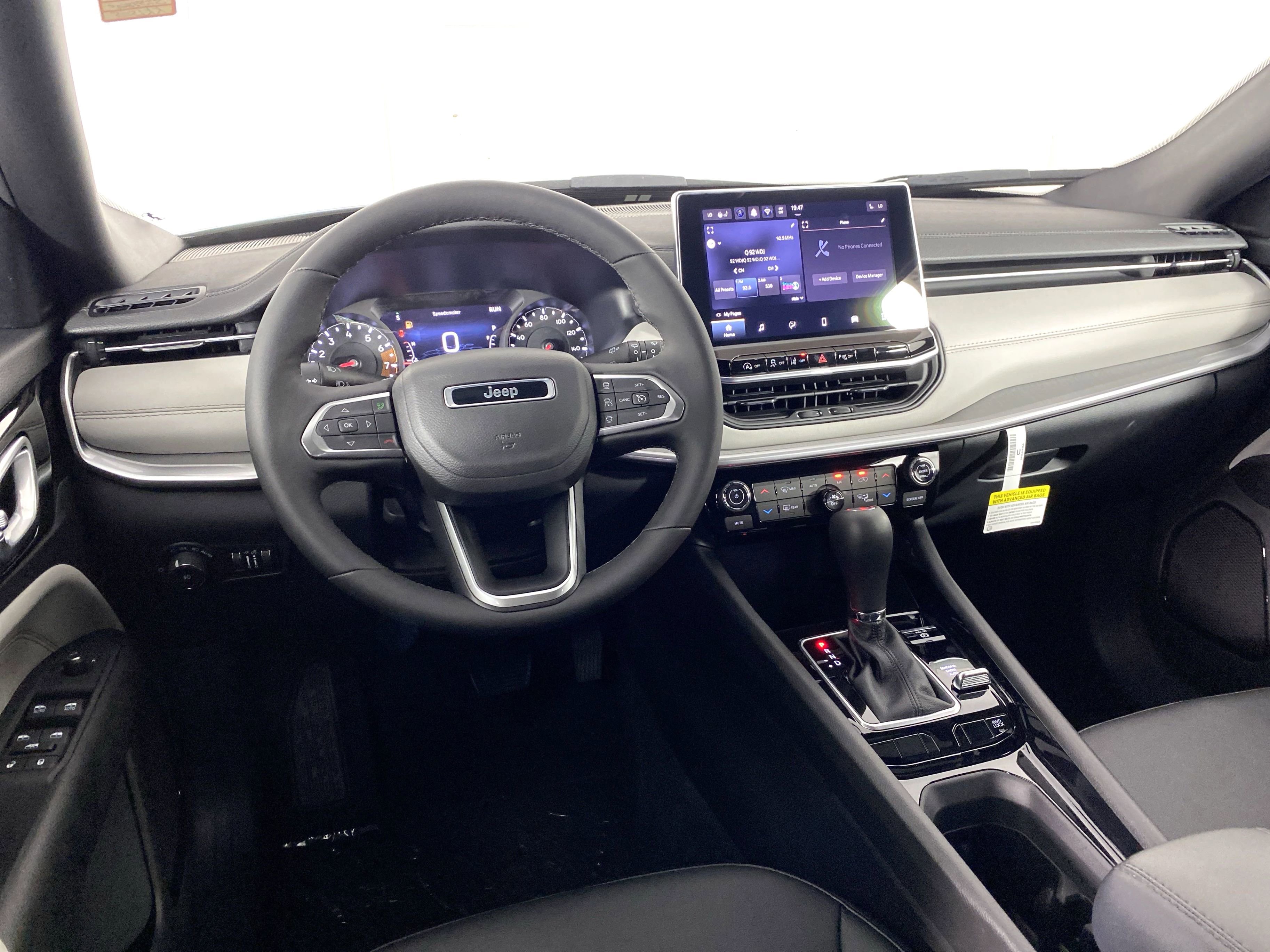 2025 Jeep Compass Limited photo 3